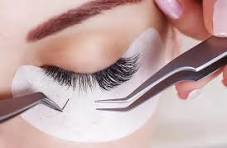 انواع مژه؛ راهنمای کامل انتخاب بهترین مژه برای کاشت و اکستنشن